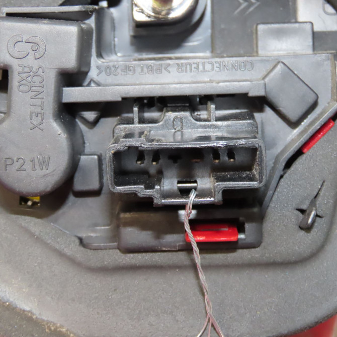 Feu arrière droit occasion PEUGEOT 206 Phase 2 02-2003->02-2009 1.4 HDI 70ch 6351S0 3