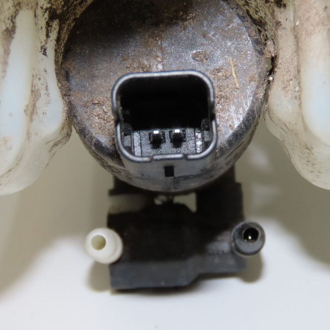 Reservoir lave-glace avant occasion PEUGEOT 2008 Phase 1 01-2013->... 1.2i PURETECH 110ch 6431N6 3