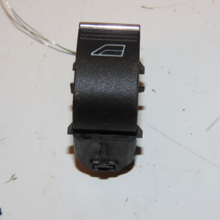 Commande leve-glace porte arrière droite occasion FORD CMAX II Phase 1 09-2010->09-2015 1.6 TDCI 115ch 1850432