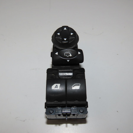 Commande lève-glace porte avant gauche occasion PEUGEOT 208 208 Phase 1 2012-03-01->2015-09-30 1.2 VTI 82ch 96751129ZD