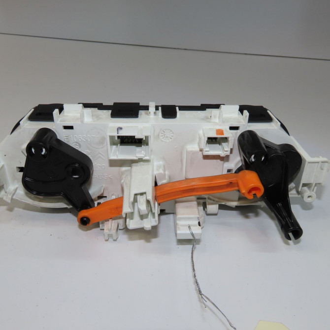 Commande de chauffage occasion PEUGEOT 208 208 Phase 1 2012-03-01->2015-09-30 1.2 VTI 82ch 9819611580 2