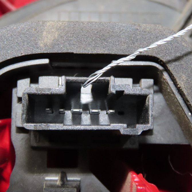 Feu arrière droit occasion PEUGEOT 208 208 Phase 1 2012-03-01->2015-09-30 1.2 VTI 82ch 9672628380 3