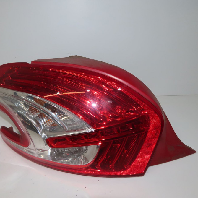 Feu arrière gauche occasion PEUGEOT 208 208 Phase 1 2012-03-01->2015-09-30 1.2 VTI 82ch 9672628280 1