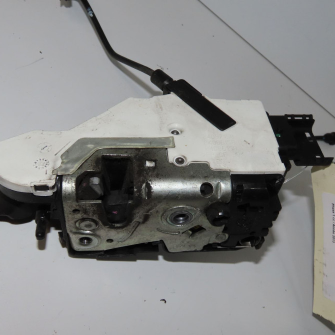 Serrure porte avg occasion PEUGEOT 207 Phase 1 04-2006->06-2013 1.4i 75ch 9135V9 3