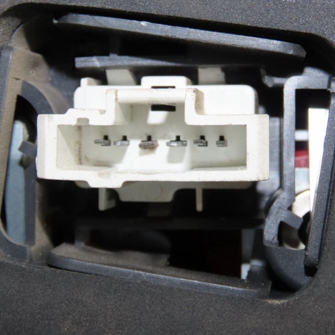 Feu arrière gauche occasion PEUGEOT 307 Phase 2 SW 06-2005->07-2008 1.6HDi 16v FAP 110ch 6350X2 3