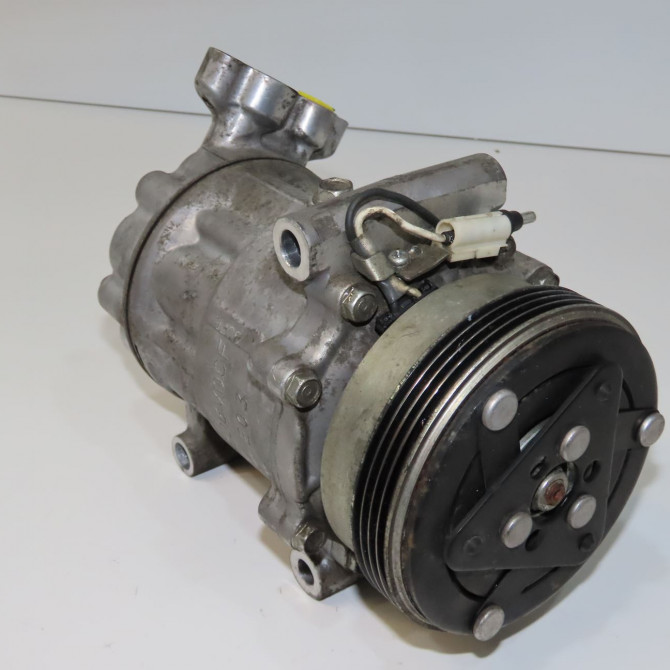 Compresseur air conditionne occasion RENAULT CLIO CAMPUS II Phase 2 07-2009->12-2012 1.2i 16v 75ch 8200840770 1