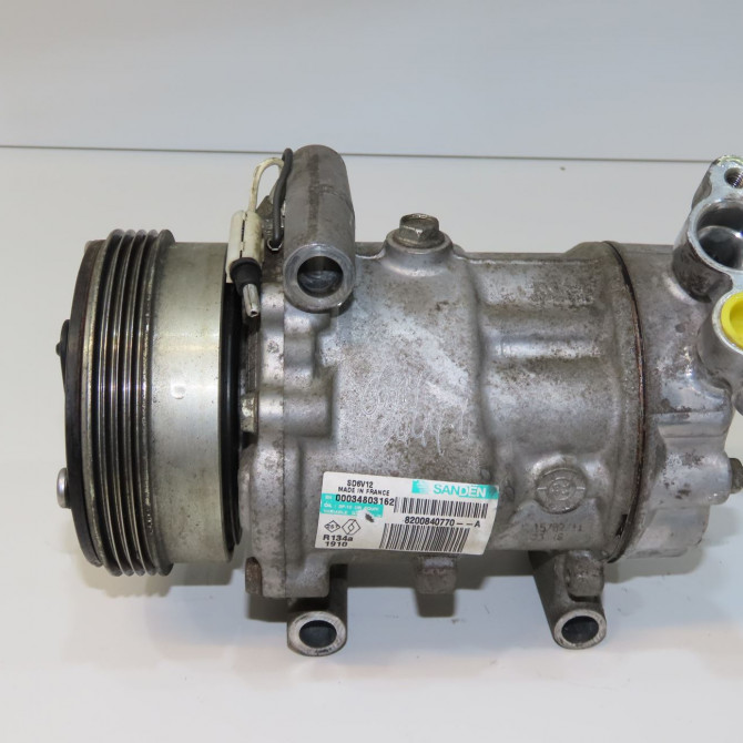 Compresseur air conditionne occasion RENAULT CLIO CAMPUS II Phase 2 07-2009->12-2012 1.2i 16v 75ch 8200840770 4