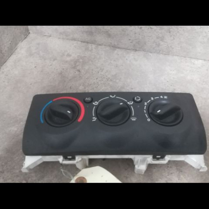 Commande de chauffage occasion RENAULT CLIO CAMPUS II Phase 1 07-2006->07-2009 1.5 DCI 65ch 1