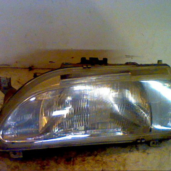 Phare gauche occasion RENAULT 19 Phase 2 04-1992->04-1997 1.4i 7701036027 1