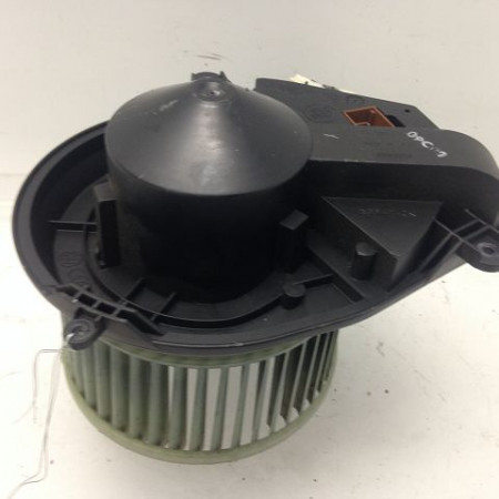 Ventilateur de chauffage occasion AUDI A4 I Phase 1 02-1995->02-1999 8D1820021B