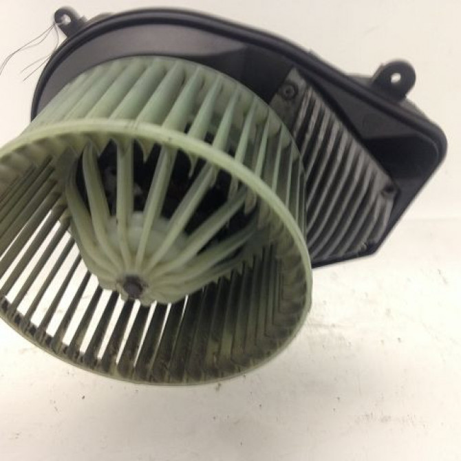 Ventilateur de chauffage occasion AUDI A4 I Phase 1 02-1995->02-1999 8D1820021B 3