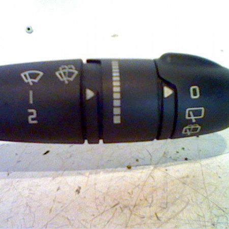 Commande essuie glace occasion RENAULT LAGUNA I Phase 2 04-1998->11-2000 1.8 16v 7701045921