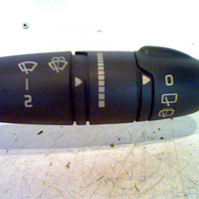 Commande essuie glace occasion RENAULT LAGUNA I Phase 2 04-1998->11-2000 1.8 16v 7701045921 1