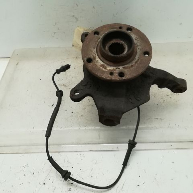 Moyeu avg occasion RENAULT LAGUNA II Phase 1 11-2000->03-2005 1.6 16v 402102084R 1