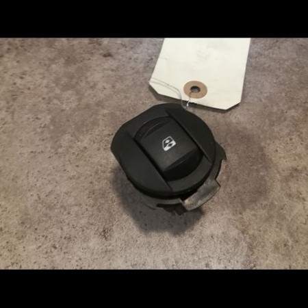 Commande leve-glace porte arrière gauche occasion RENAULT VELSATIS Phase 1 01-2002->04-2005 2.2 DCI 150ch 8200114209