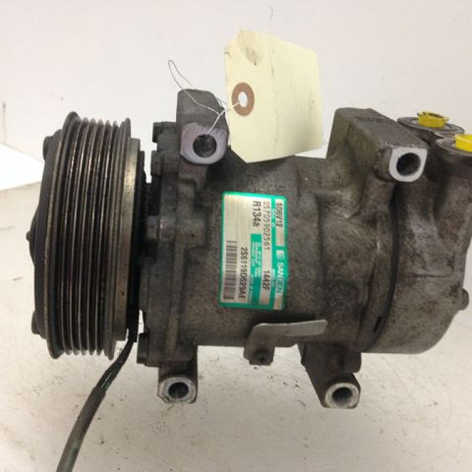 Compresseur air conditionne occasion FORD FIESTA V Phase 1 09-2002->10-2005 1.4 TDCI 1500822 2
