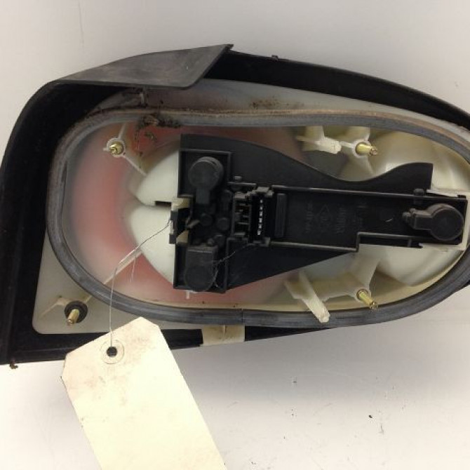 Feu arrière gauche occasion RENAULT MEGANE I Phase 1 11-1995->03-1999 1.6 7701040608 2