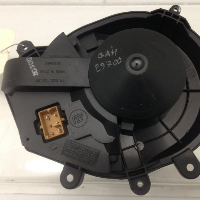 Ventilateur de chauffage occasion VOLKSWAGEN PASSAT IV Phase 1 10-1996->10-2000 8D1820021B 1