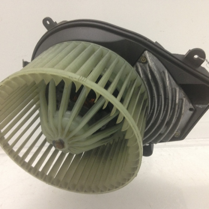 Ventilateur de chauffage occasion VOLKSWAGEN PASSAT IV Phase 1 10-1996->10-2000 8D1820021B 3