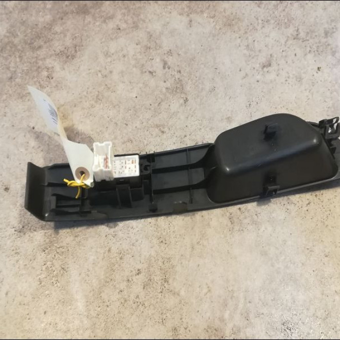 Commande lève-glace porte avant droite occasion NISSAN MICRA III Phase 3 11-2007->11-2010 1.5 DCI 90ch 254111VX0A 2