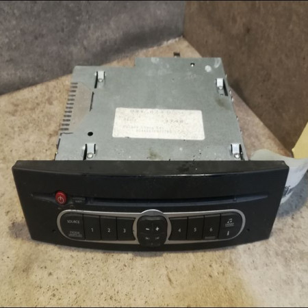 Autoradio occasion RENAULT LAGUNA II Phase 2 03-2005->09-2007 1.9 DCI 110ch 8200607909