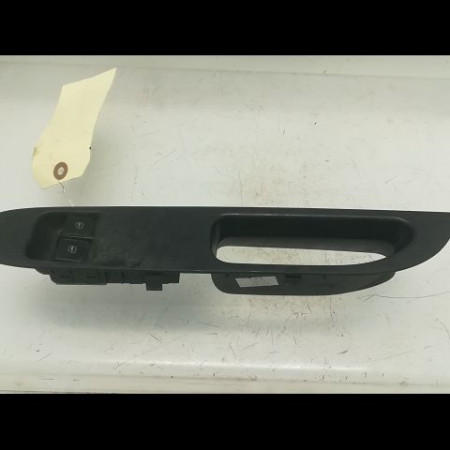 Commande lève-glace porte avant gauche occasion SEAT IBIZA III Phase 1 03-2002->03-2006 1.9 SDI 6Q09598589B9