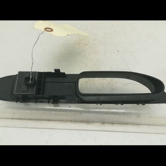 Commande lève-glace porte avant gauche occasion SEAT IBIZA III Phase 1 03-2002->03-2006 1.9 SDI 6Q09598589B9 2