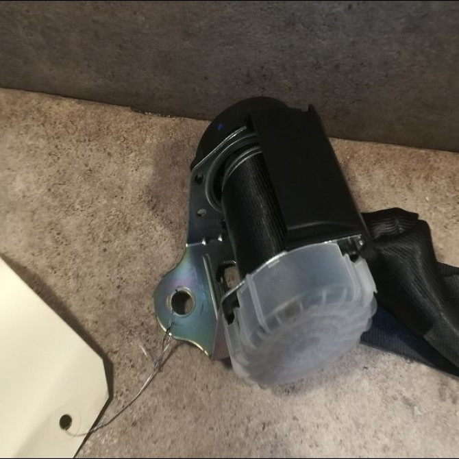 Ceinture arrière gauche occasion VOLKSWAGEN POLO IV Phase 2 05-2005->09-2009 1.2 60ch 6Q0857805ATTM 2