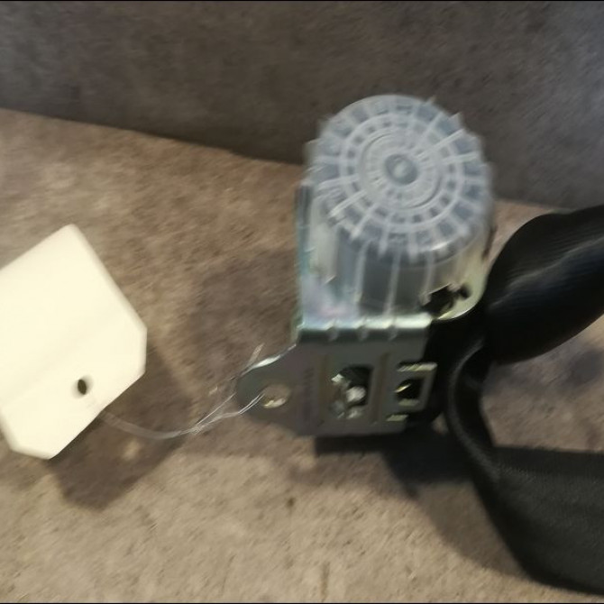 Ceinture arrière gauche occasion VOLKSWAGEN POLO IV Phase 2 05-2005->09-2009 1.2 60ch 6Q0857805ATTM 3