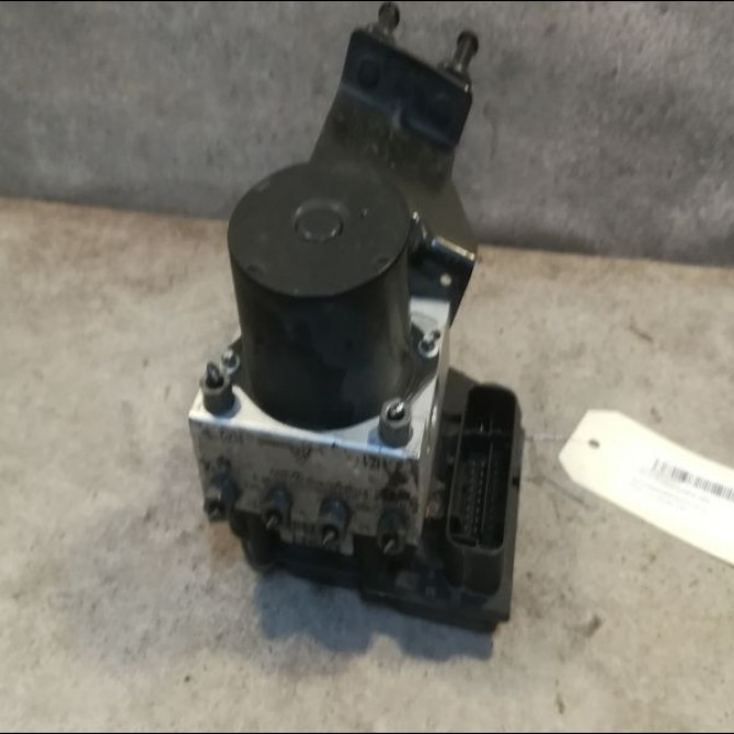 Unité hydraulique ABS occasion VOLKSWAGEN POLO IV Phase 2 05-2005->09-2009 1.2 60ch 6Q0614117AM 1