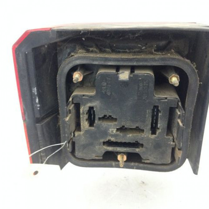 Feu arrière droit occasion VOLKSWAGEN TRANSPORTER IV Phase 1 09-1990->03-1996 2.4 D 283945096C 2