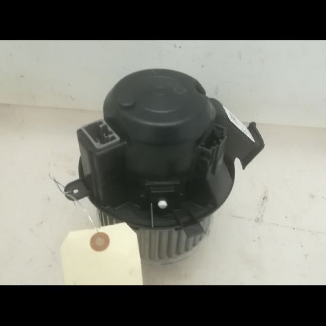Ventilateur de chauffage occasion RENAULT TWINGO III Phase 1 06-2014->... 0.9 TCE 12v 90ch 272102302R 1