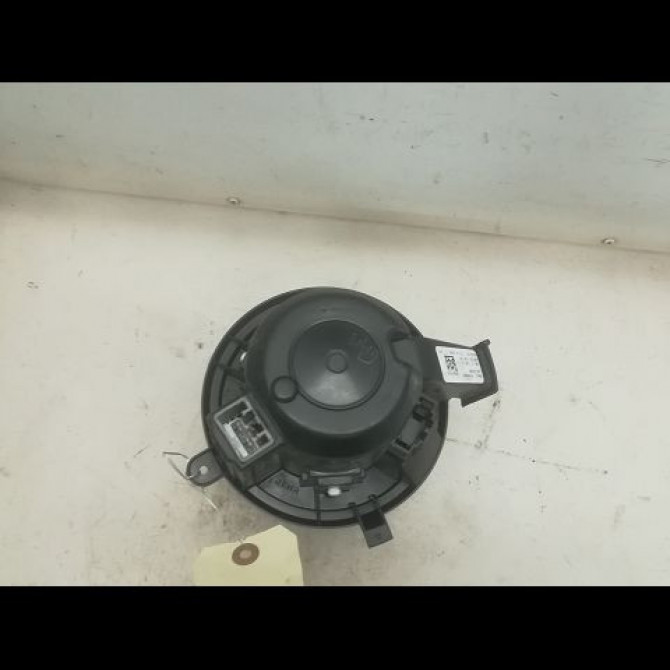 Ventilateur de chauffage occasion RENAULT TWINGO III Phase 1 06-2014->... 0.9 TCE 12v 90ch 272102302R 2