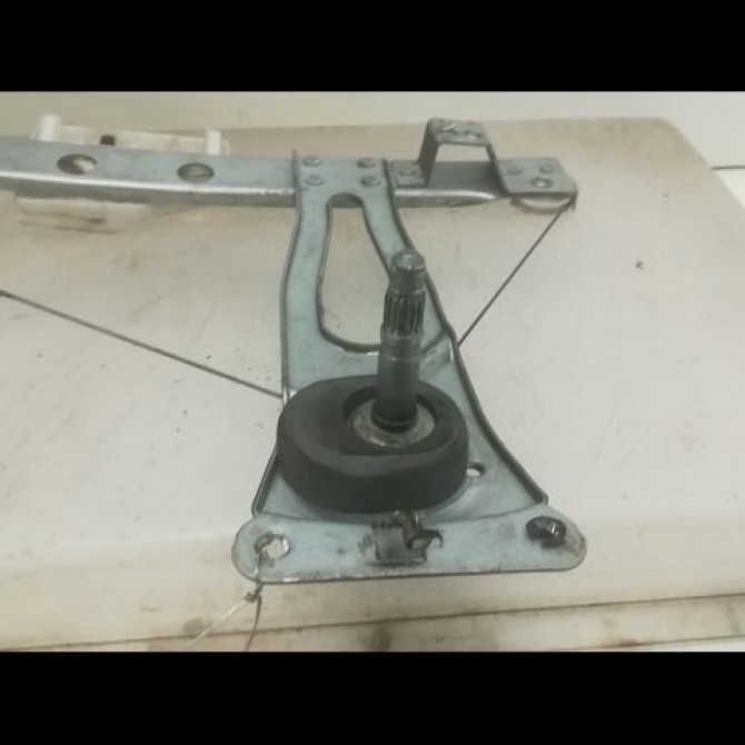 Mecanisme leve-glace arrière droit occasion CITROEN C3 I Phase 1 04-2002->10-2005 1.4HDI 8v 70ch 922475 2