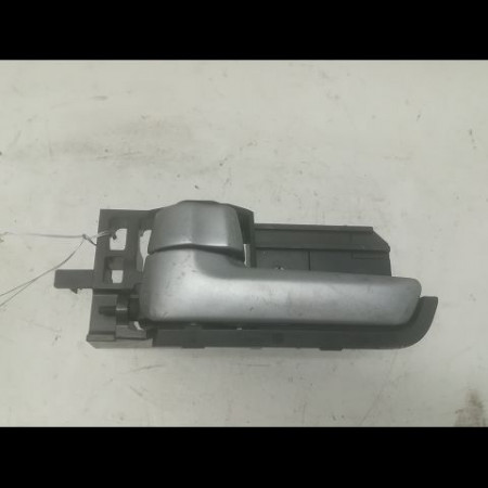 Poignee int porte avg occasion SUZUKI SWIFT III Phase 1 03-2005->09-2011 1.3i 90ch 8313062J10BWL