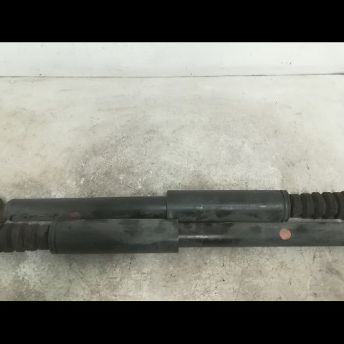 Amortisseur arrière droit occasion RENAULT CLIO III Phase 2 03-2009->12-2014 1.5 DCI 75ch 562108573R 1