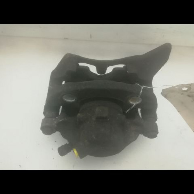 Etrier de frein avant droit occasion PEUGEOT 405 Phase 2 07-1992->06-1996 1.9 D 441038 2