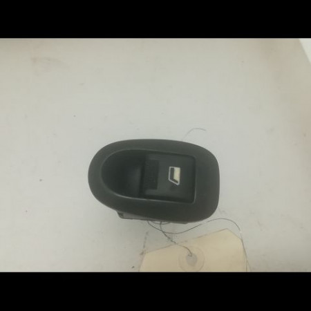 Commande lève-glace porte avant gauche occasion PEUGEOT 1007 Phase 1 04-2005->12-2010 1.4 HDI 6552ZG