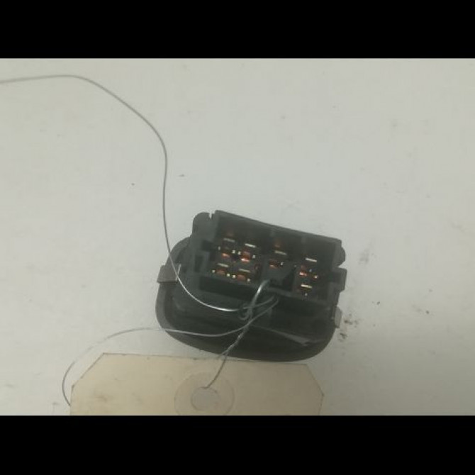 Commande lève-glace porte avant gauche occasion PEUGEOT 1007 Phase 1 04-2005->12-2010 1.4 HDI 6552ZG 2