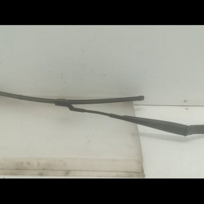 Bras essuie-glace avant droit occasion PEUGEOT 1007 Phase 1 04-2005->12-2010 1.4 HDI 6429Y0 1