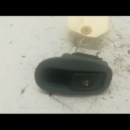 Commande leve-glace porte arrière droite occasion RENAULT MEGANE SCENIC I Phase 1 09-1996->08-1999 1.6 7700838101