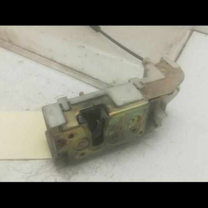 Serrure porte arg occasion FORD FIESTA IV Phase 1 09-1995->09-1999 1.25i 4594923 2