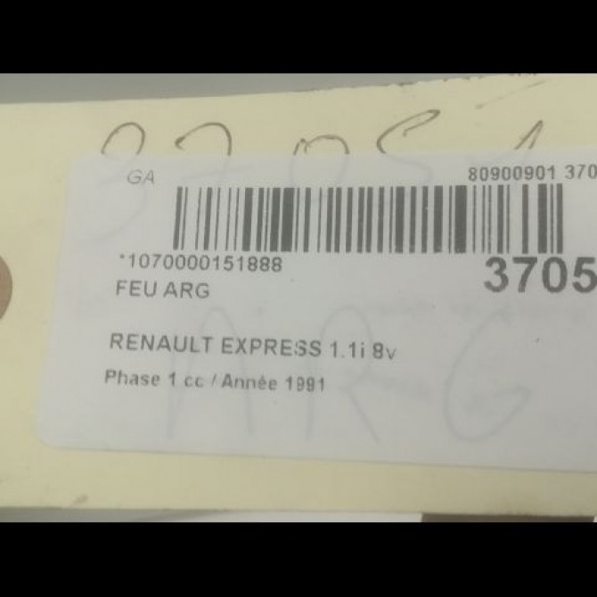 Feu arrière gauche occasion RENAULT EXPRESS Phase 1 11-1985->09-1994 1.1i 8v 45ch 7701031915 3