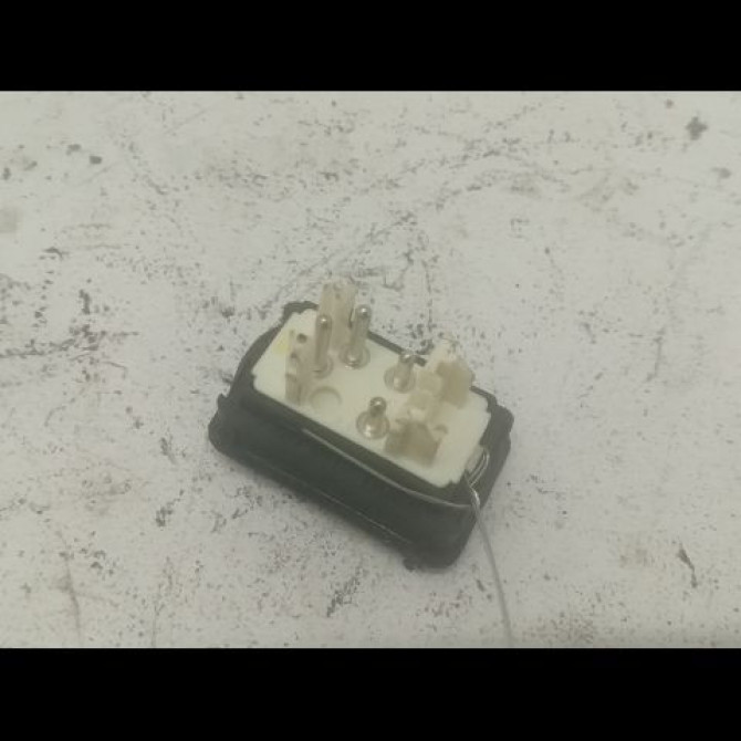 Commande lève-glace porte avant droite occasion B.M.W. SERIE 3 III Phase 1 01-1991->04-1998 325td 2