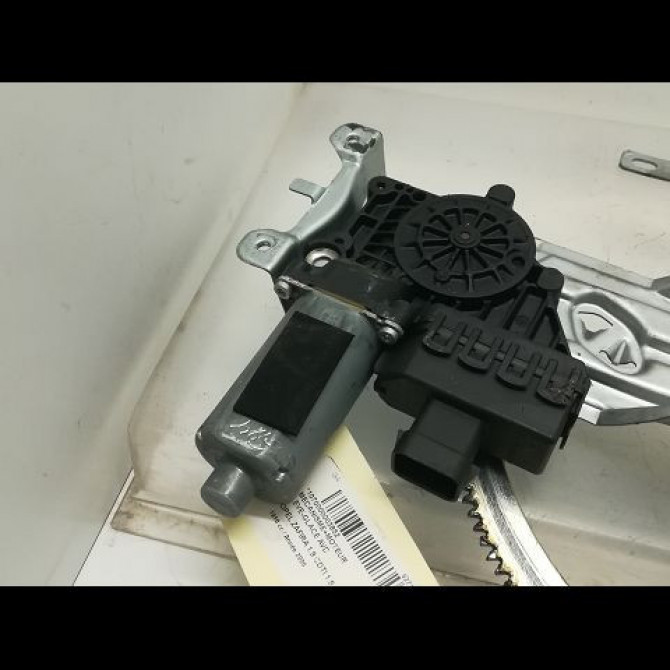 Mecanisme + moteur lève-glace avant droit occasion OPEL ZAFIRA II Phase 1 07-2005->12-2007 1.9 CDTI 120ch 93184843 2
