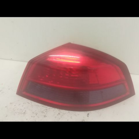 Feu arrière droit occasion RENAULT VELSATIS Phase 1 01-2002->04-2005 2.2 DCI 150ch 8200014360