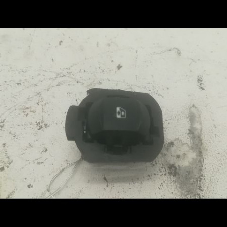 Commande lève-glace porte avant droite occasion RENAULT VELSATIS Phase 1 01-2002->04-2005 2.2 DCI 150ch