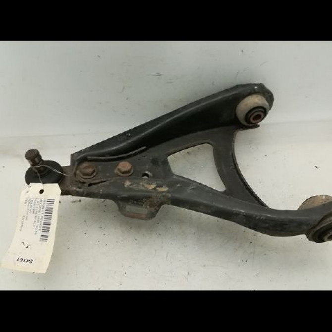 Triangle inf avg occasion RENAULT MEGANE I Phase 1 11-1995->03-1999 1.4 8200737134 1