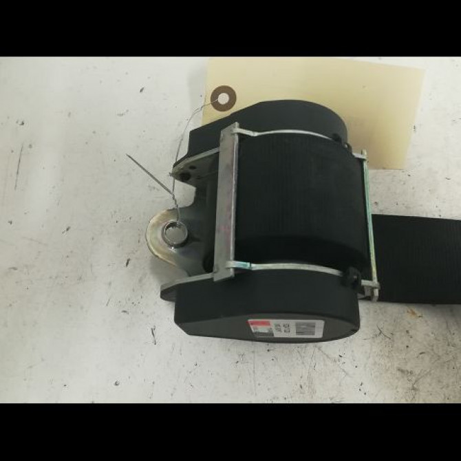 Ceinture arrière droite occasion VOLKSWAGEN GOLF V Phase 1 11-2003->10-2008 1.9 TDI 90ch 1K6857806AARAA 2