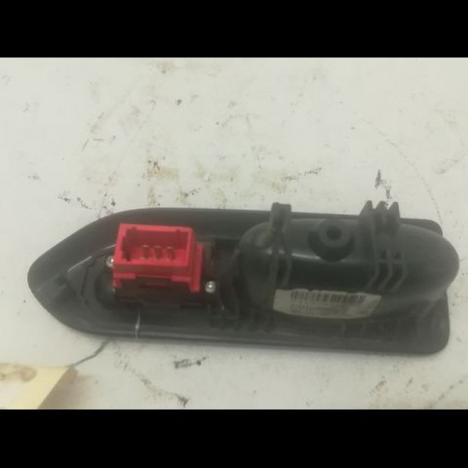 Commande leve-glace porte arrière droite occasion RENAULT LAGUNA I Phase 1 01-1994->04-1998 7700417485 2